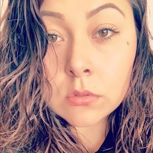 Meet your Posher, Angie